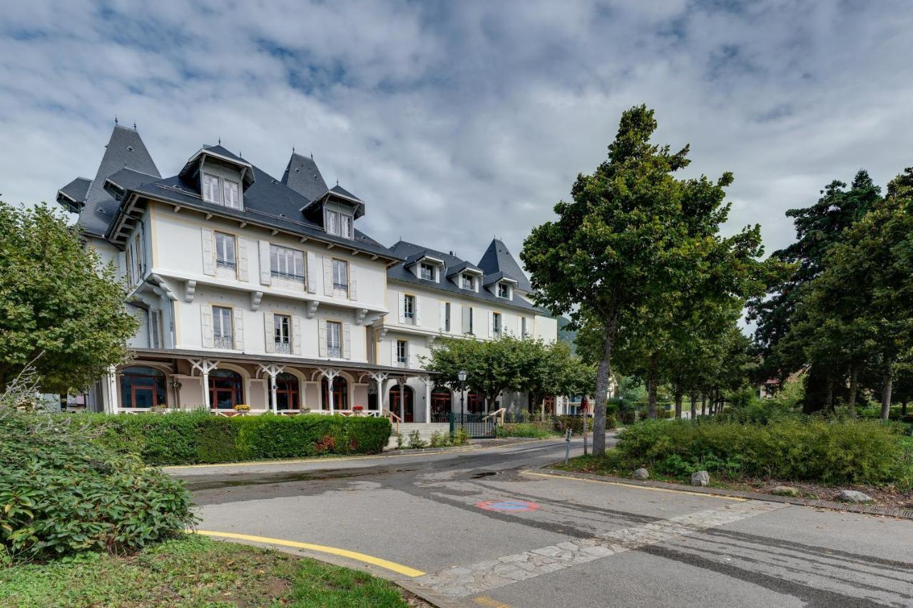 Отель Le Pavillon Des Fleurs Мантон-Сен-Бернар Экстерьер фото