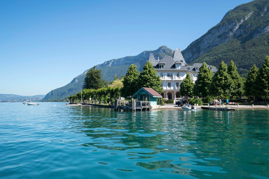 Отель Le Pavillon Des Fleurs Мантон-Сен-Бернар Экстерьер фото